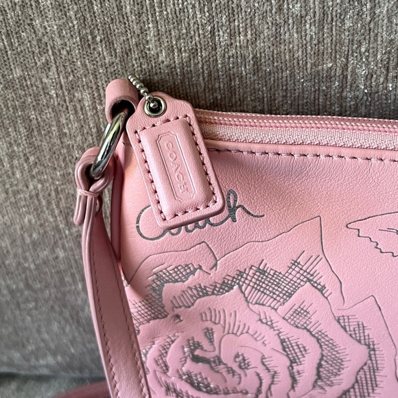COACH pink leather crossbody bag with embossed floral design - Picture 3 of 7